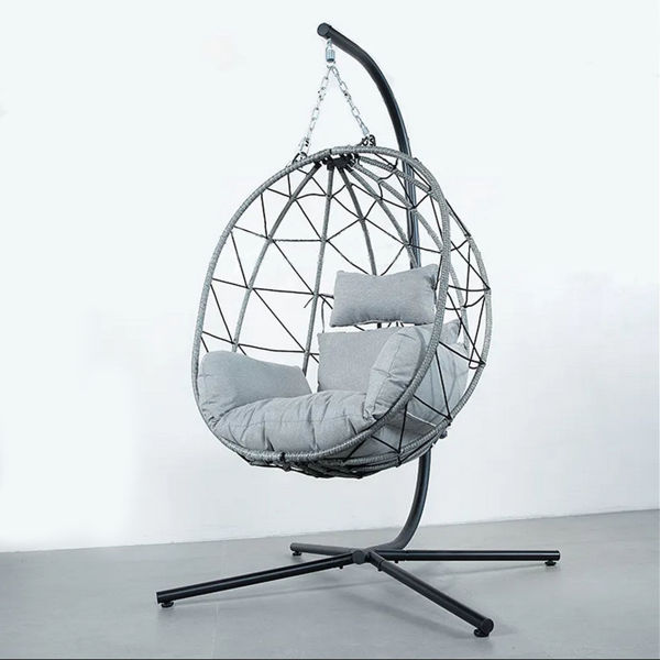 Висящ градински стол тип яйце в Бохо стил